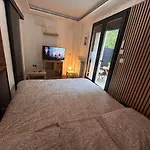 Petit Studio Et Son Spa Abrite